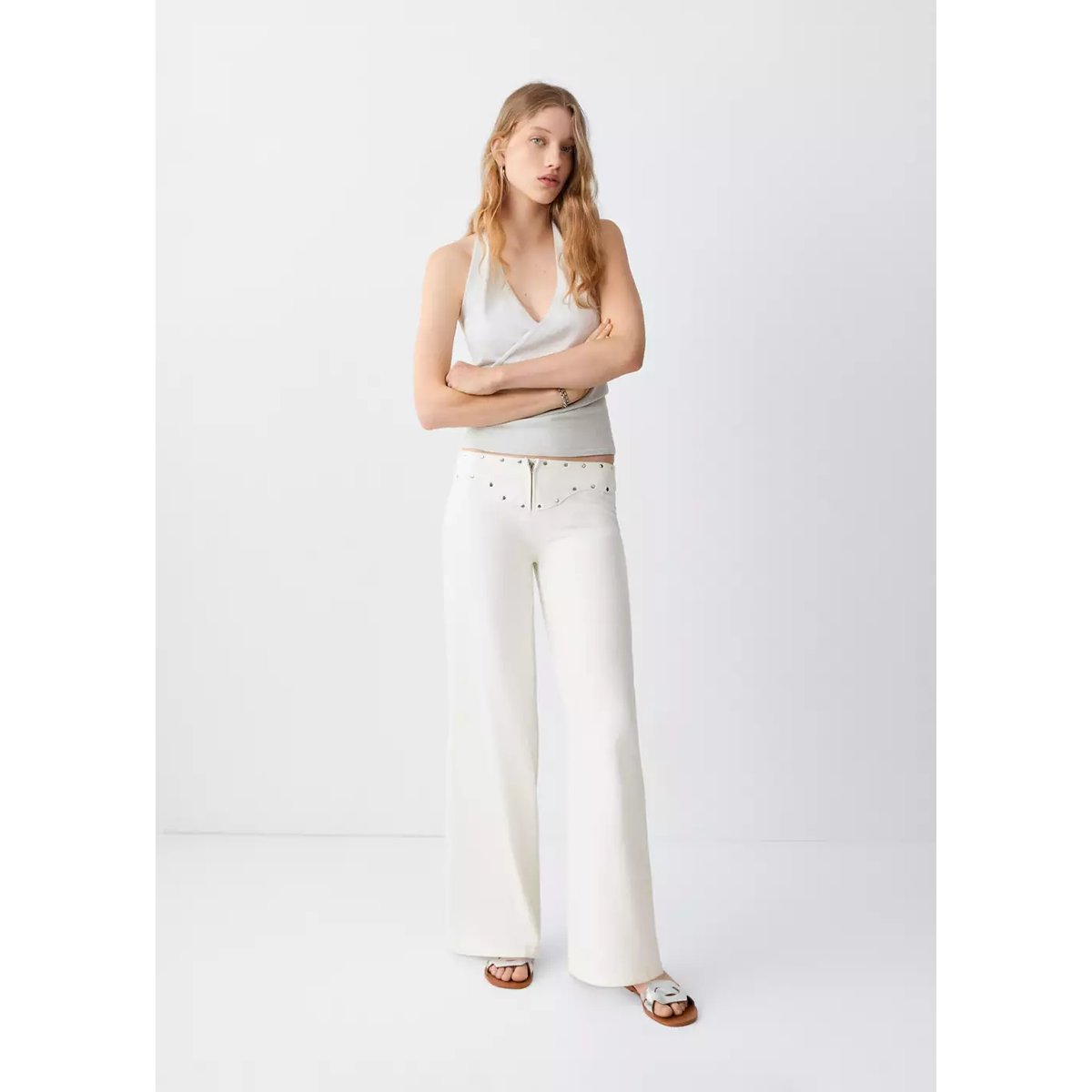 Jean low waist à clous permanents blanc cassé, MANGO TEEN