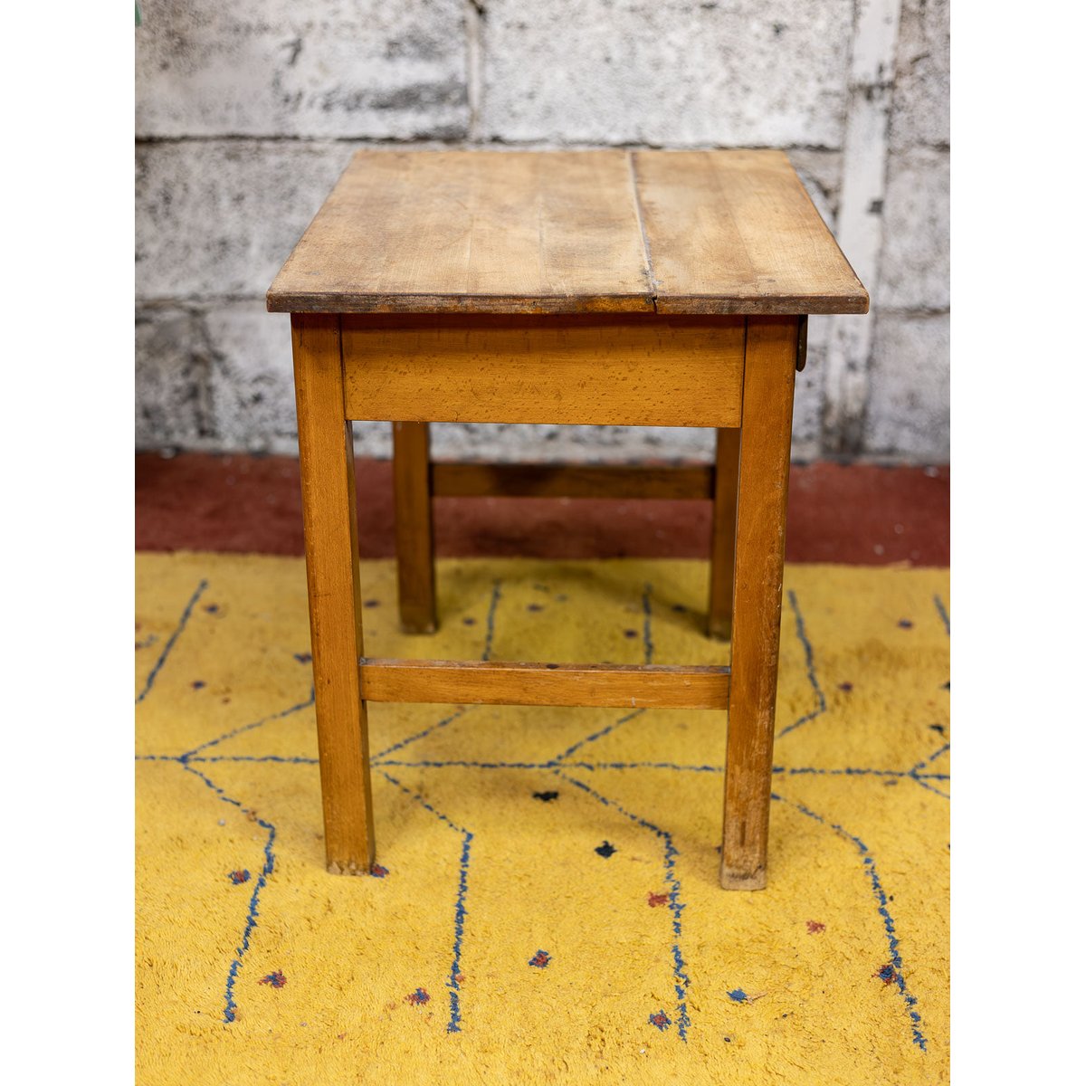 Bureau pour enfant en bois Edouard N°1122 - Bon état bois clair, DEBONGOUT