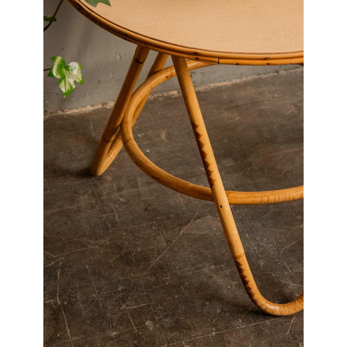 Table basse en rotin et bois teint en beige Léonie N°937 - Bon état beige, DEBONGOUT