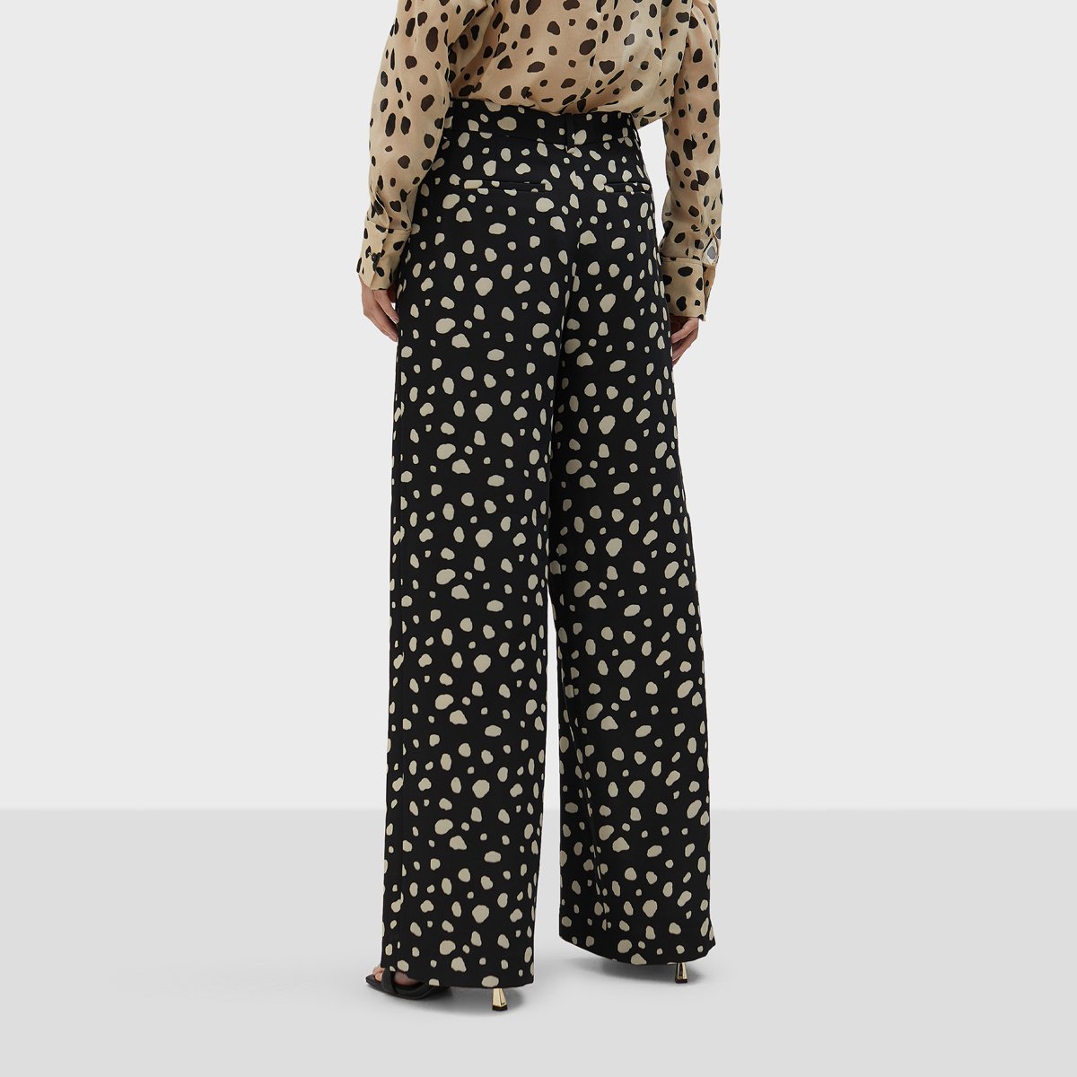 Pantalon large fluide à pinces noir, LOLA CASADEMUNT