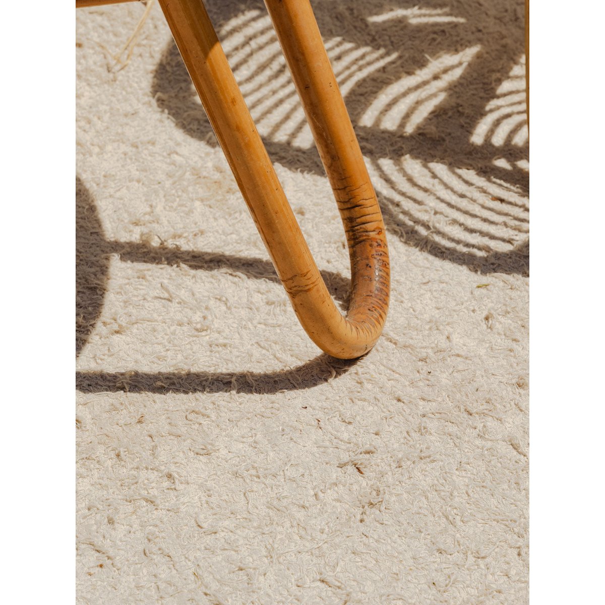 Ensemble de table et fauteuils en rotin Ange N°24 - Bon état bois clair, DEBONGOUT