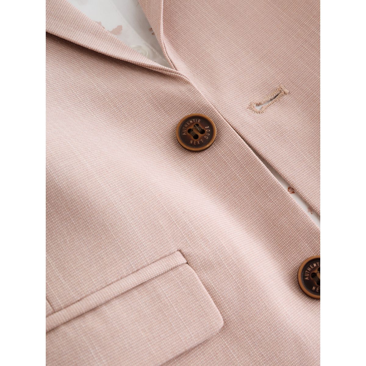 Blazer, chemise, pantalon et nœud papillon rose, NEXT