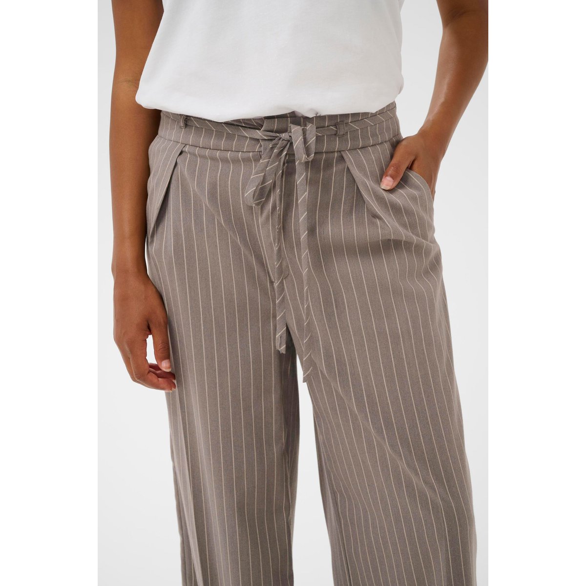 Pantalon de costume beige pinstripe, KAFFE