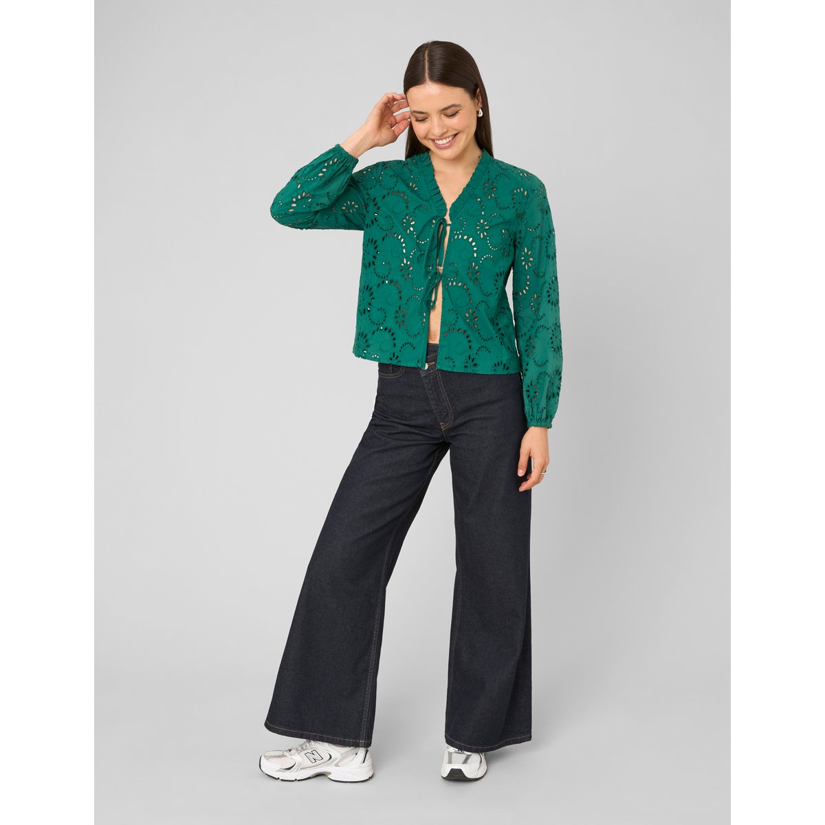 Blouse brodée ajourée menthe, BZB