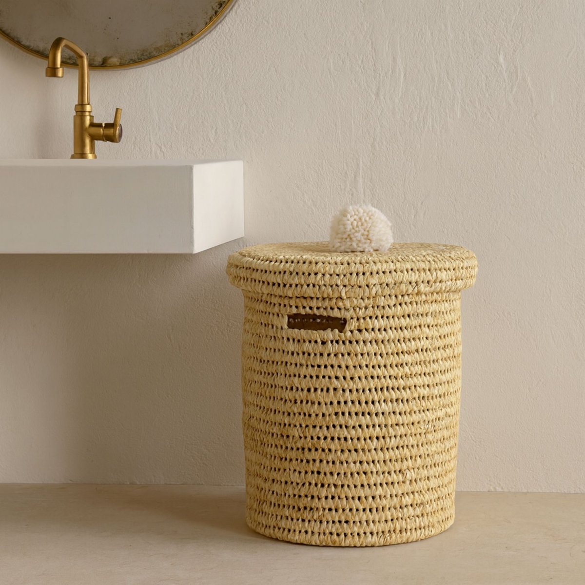 Panière a linge ajourée couvercle pompon - LOJI blanc, HOME MAISON