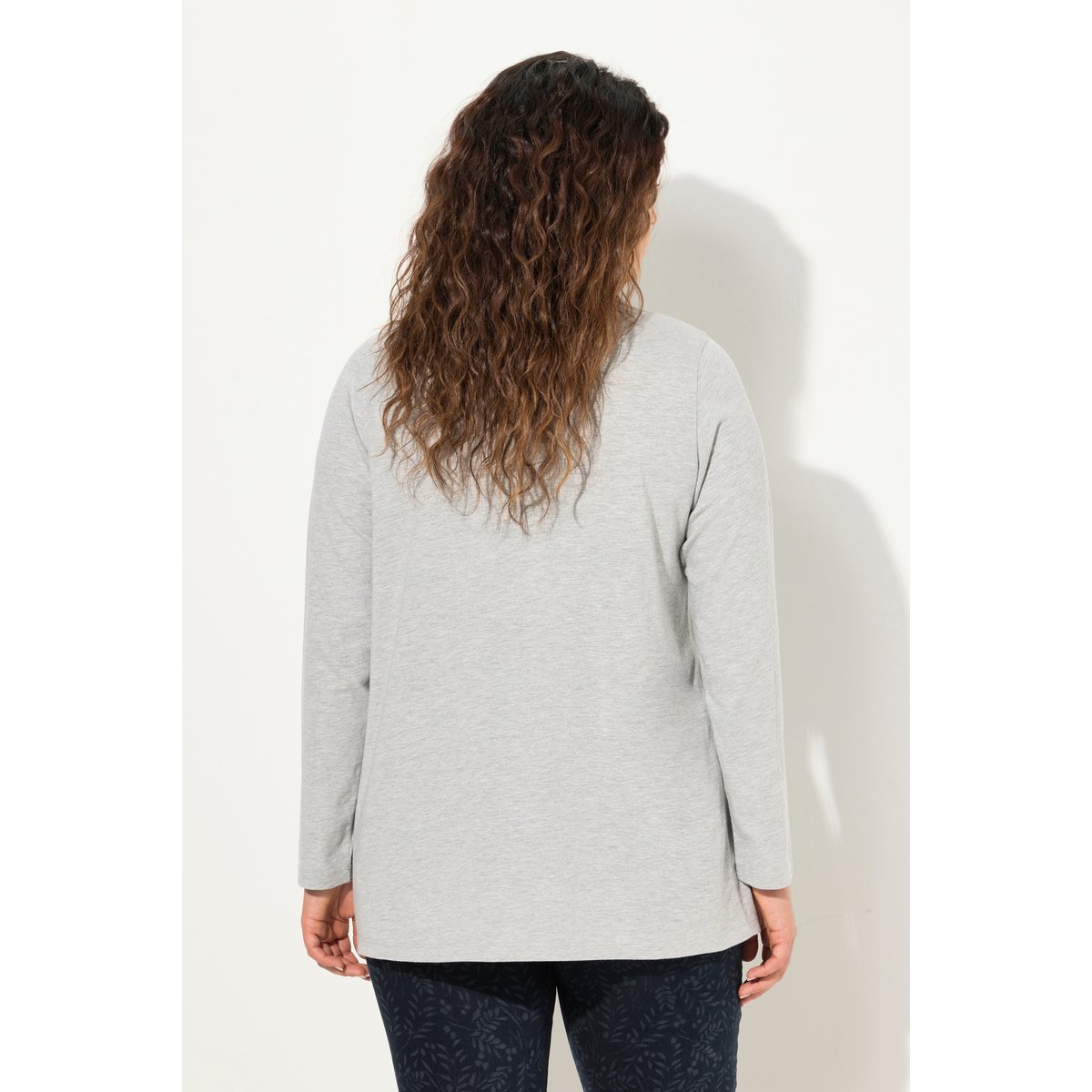 T-shirt à col rond et manches longues. Coupe gris clair chiné, ULLA POPKEN