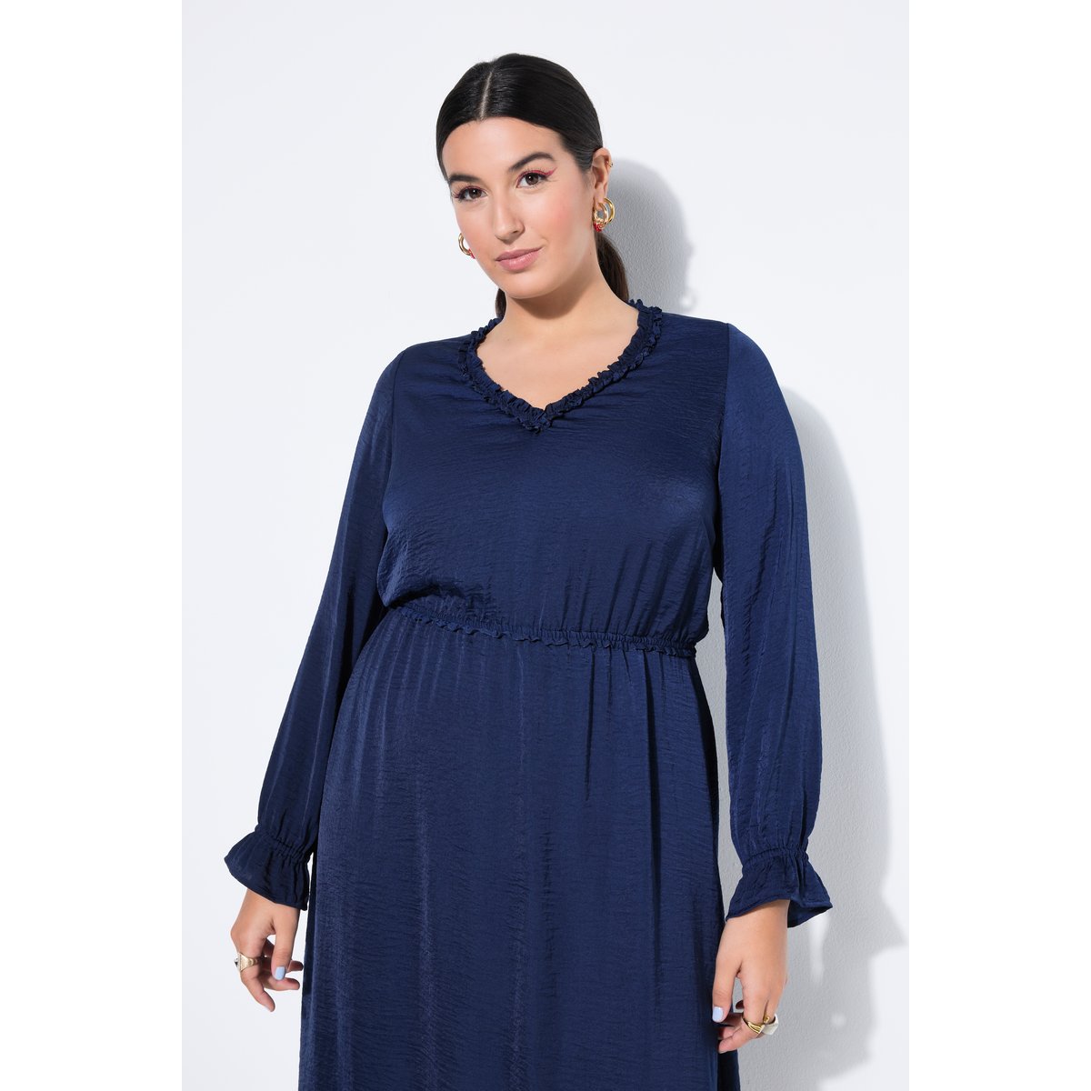 Robe midi coupe trapèze avec ruchés marine, STUDIO UNTOLD