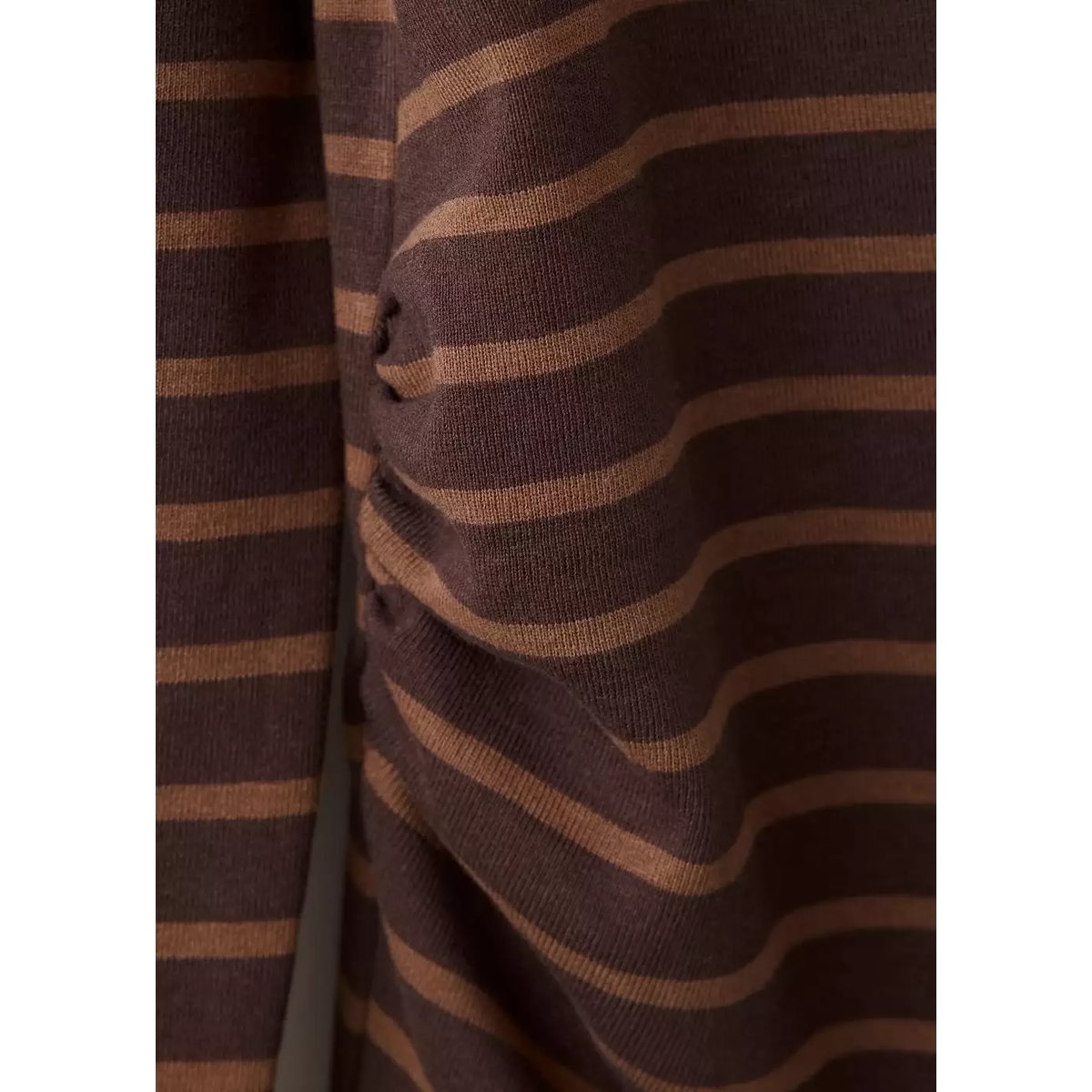 T-shirt rayures col bateau marron, MANGO