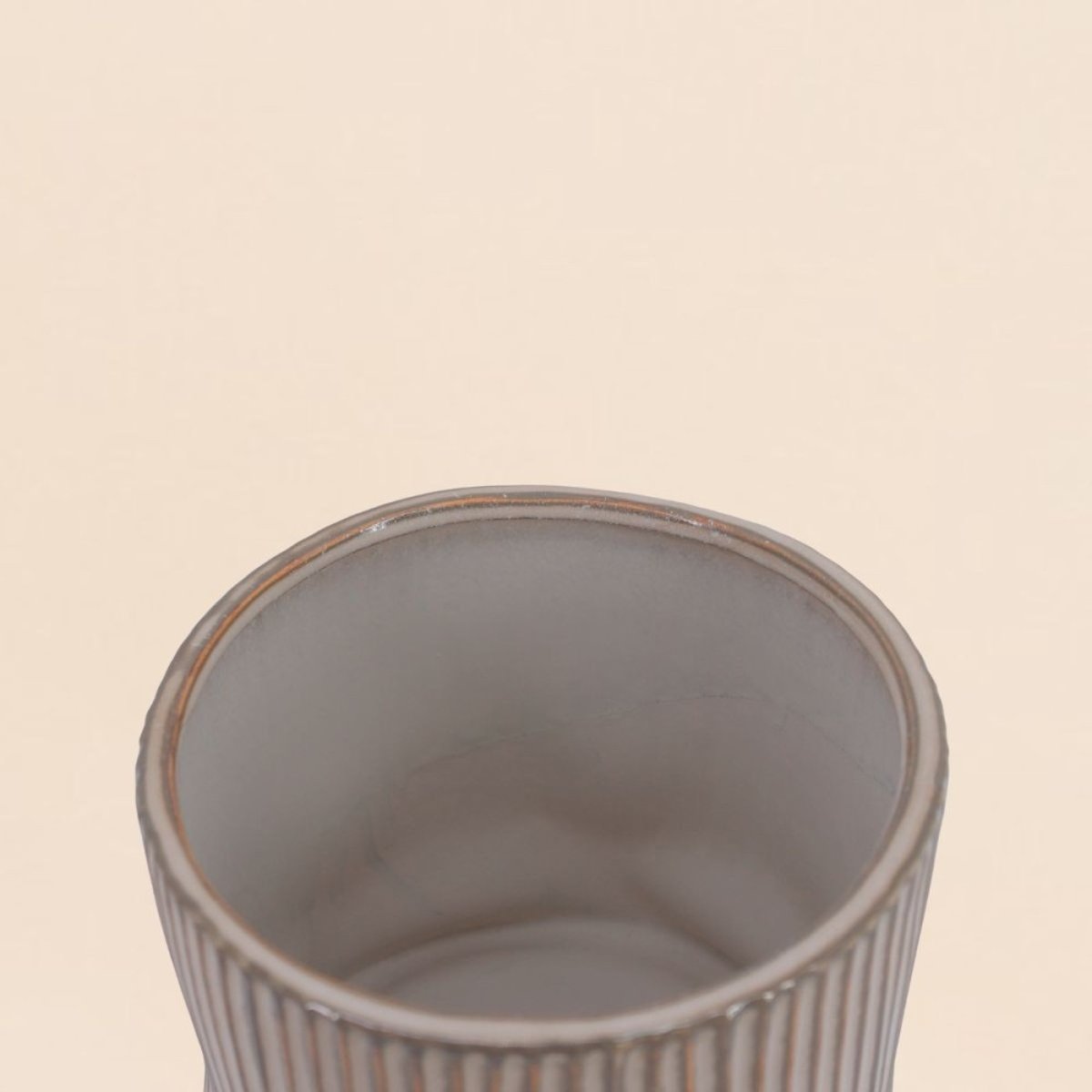 Cache-pot en céramique striée 16cm marron, ORNAMI