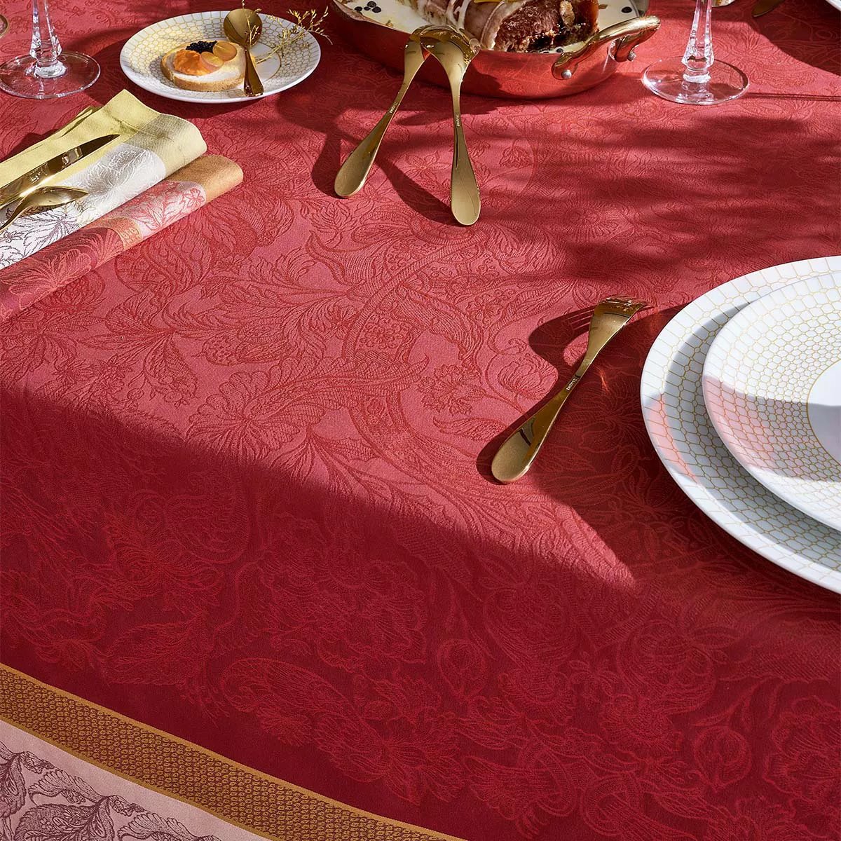 Chemin de table pur coton antitache ALEXANDRIA rubis, GARNIER THIEBAUT