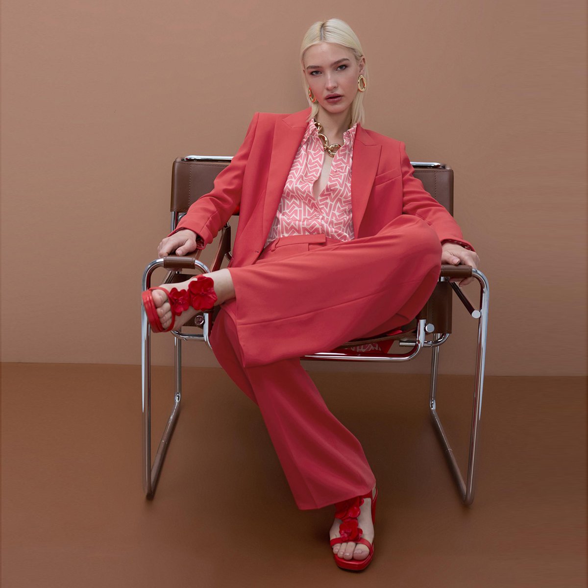 Blazer droit à épaulettes corail, LOLA CASADEMUNT