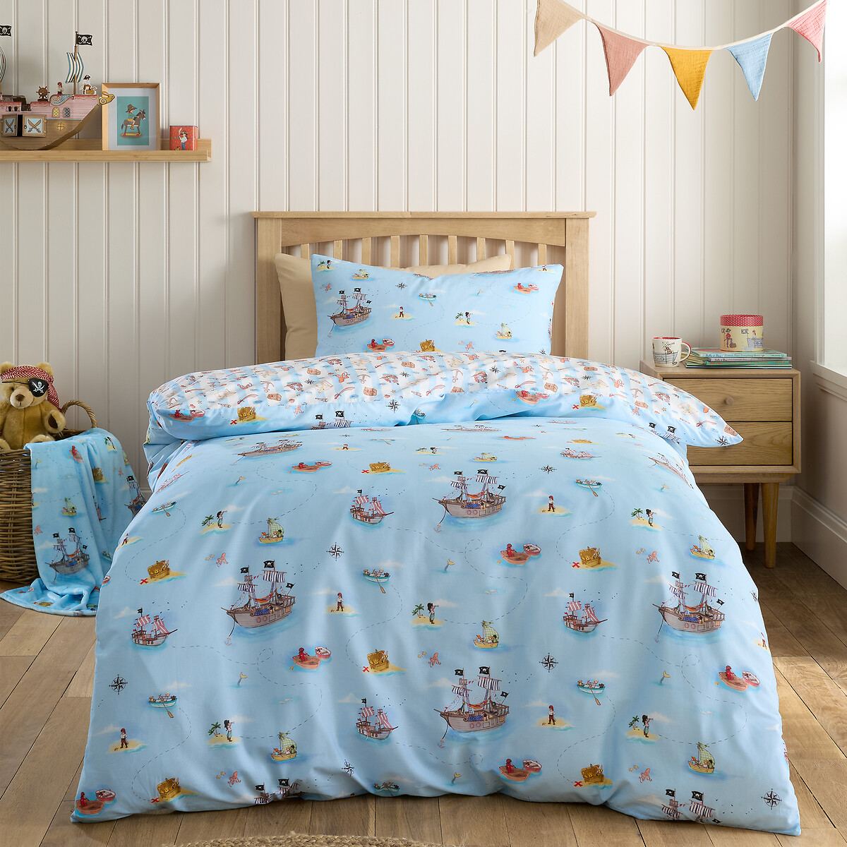 Pirates Reversible Cotton Duvet Cover and Pillowcase Set blue, BELLE & BOO