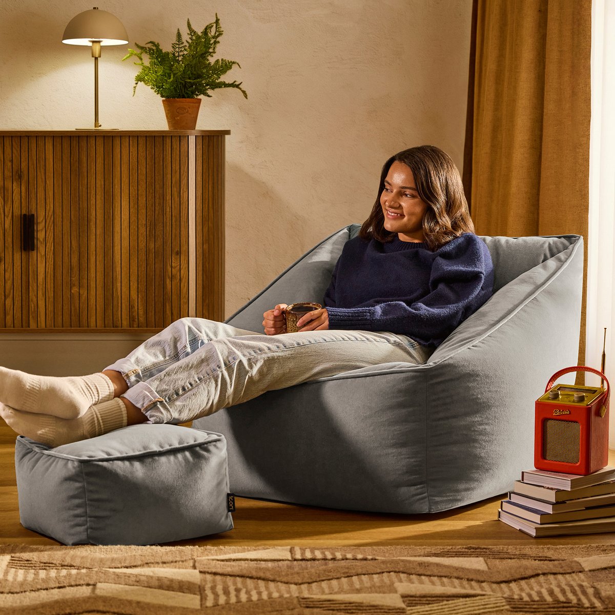 Pouf fauteuil salon et son repose-pied carré en velours mat Oeko-Tex® - NATALIA gris anthracite, ICON