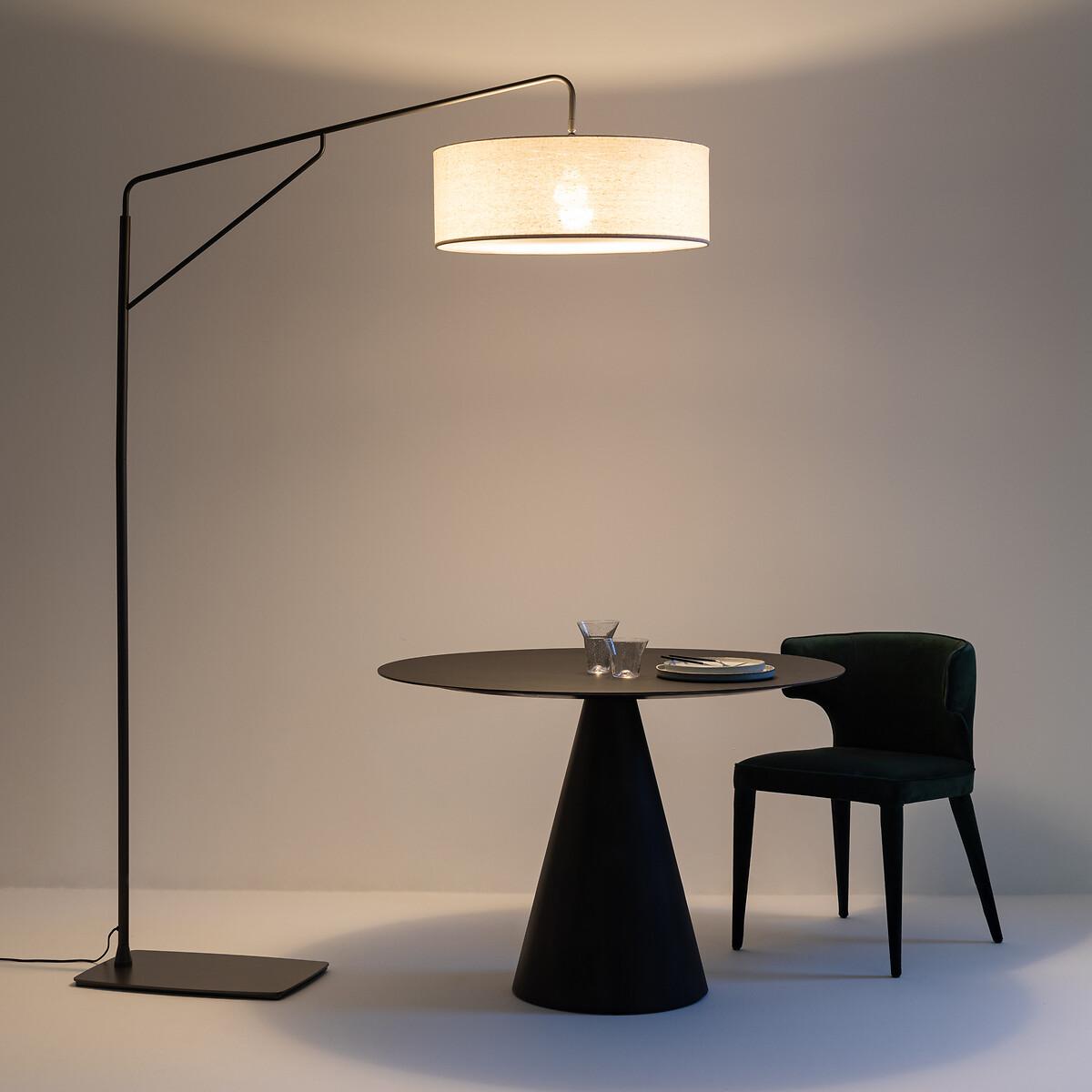 Lampadaire arc, métal fer et lin, Cinqua canon de fusil, AM.PM