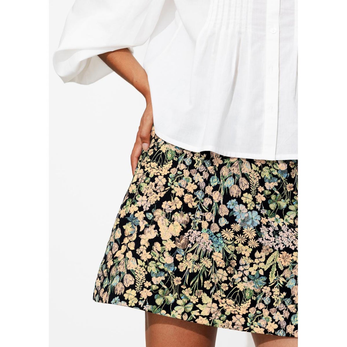 Jupe courte jacquard fleurs imprimé noir, PROMOD