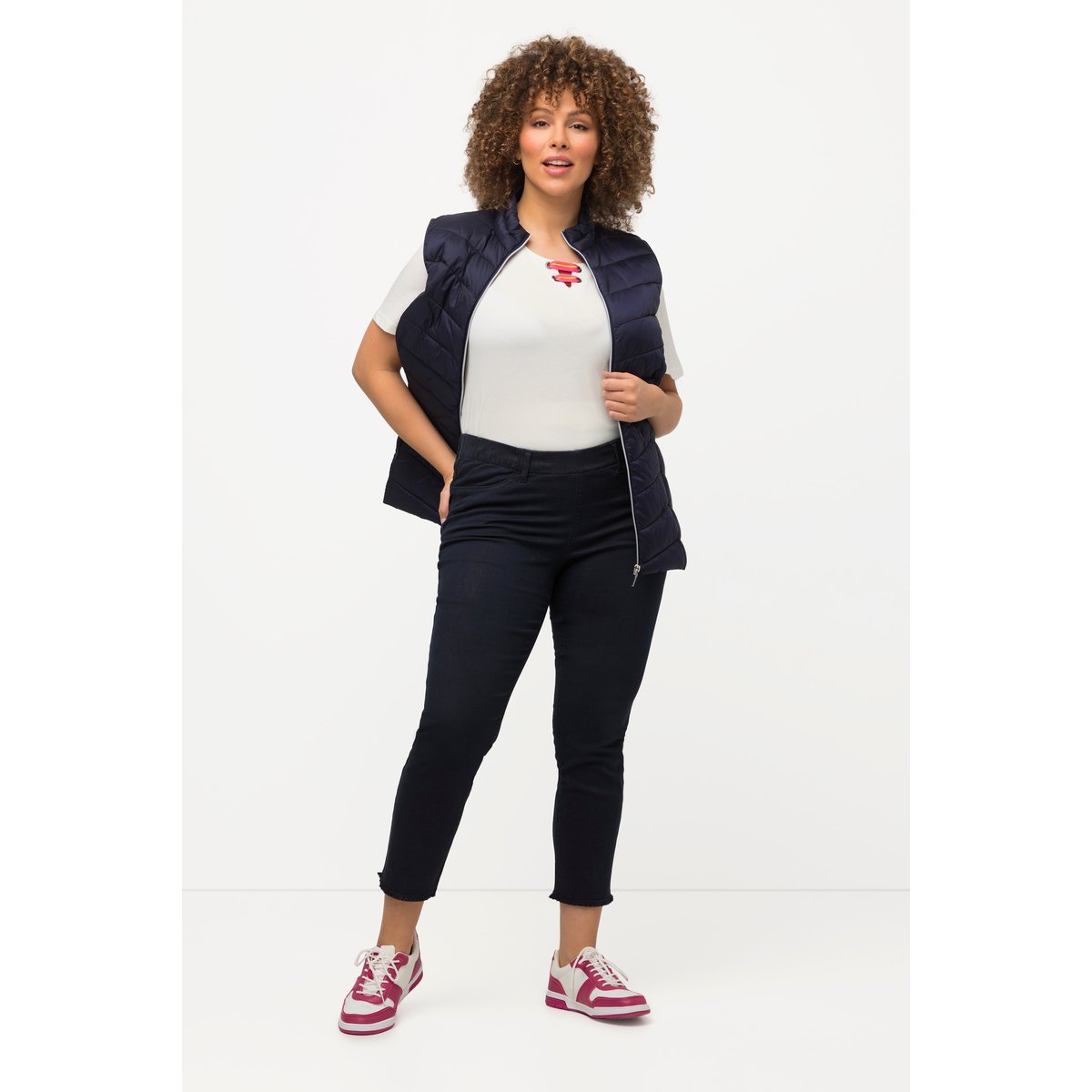 Pantalon 7/8 Sienna. Jambe étroite et ourlet marine, ULLA POPKEN