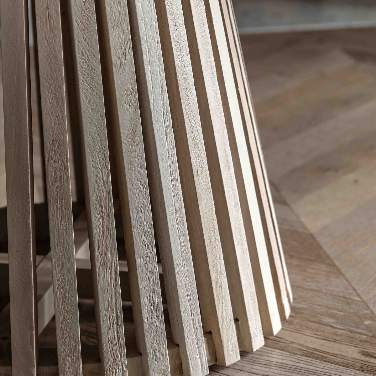 Solstice Round Mango Dining Table white marble, ÉDITÉ