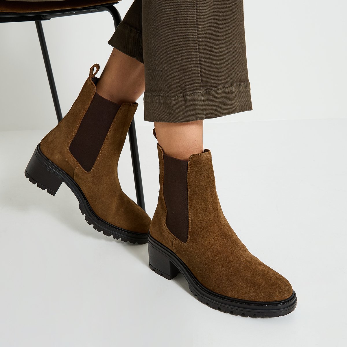 Bottines en croûte de cuir marron, GRAIN DE MALICE
