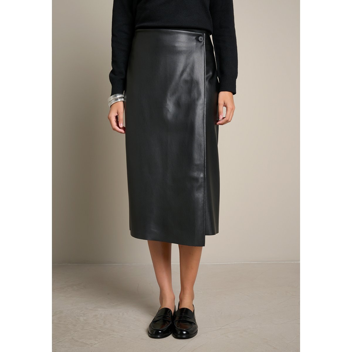 Jupe midi portefeuille effet cuir noir, LOLALIZA