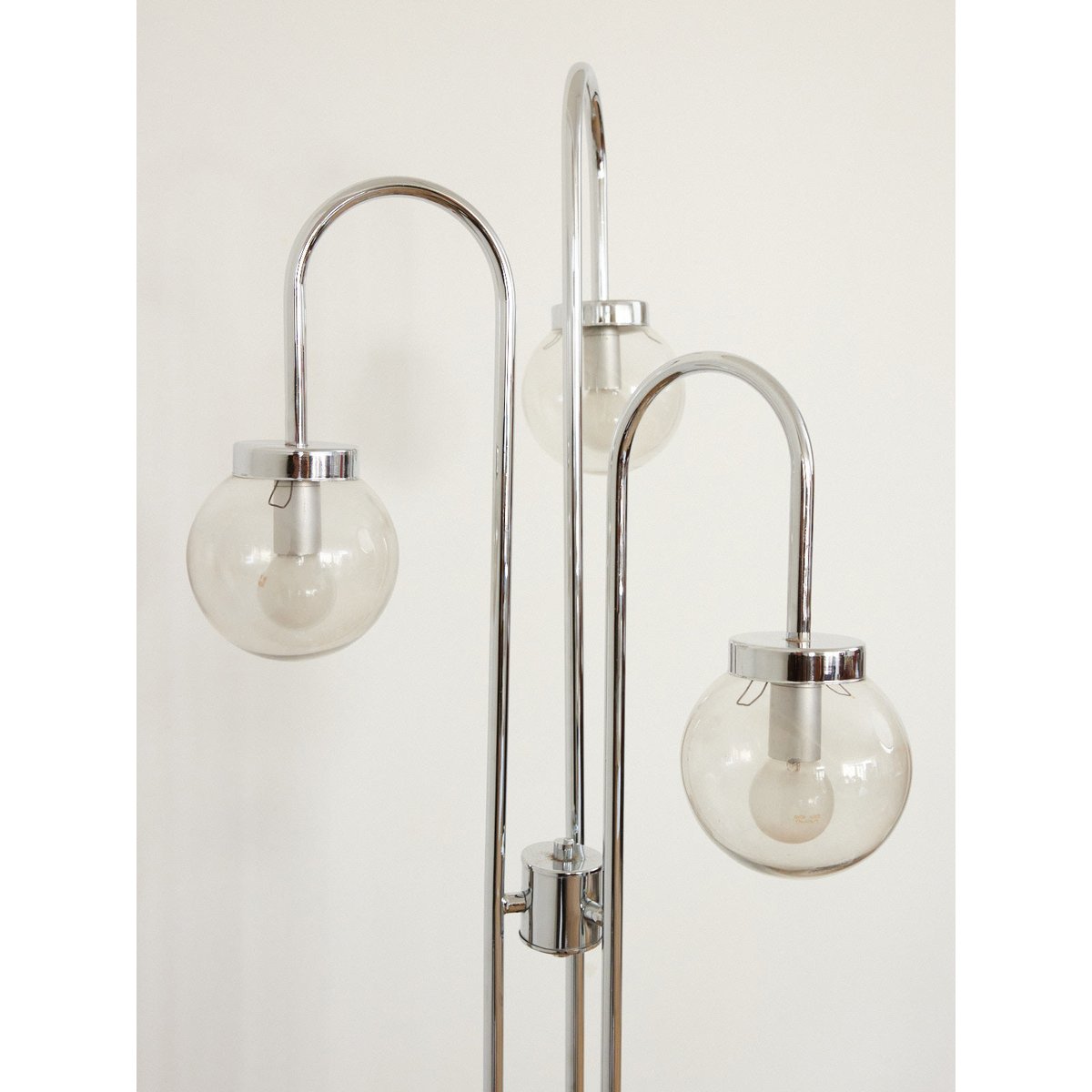 Lampadaire 3 branches en chrome Julien N°436 - Bon état gris, DEBONGOUT