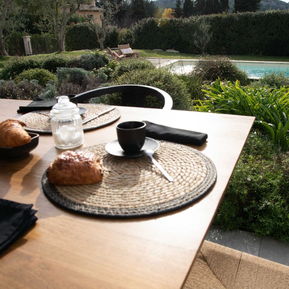 Set de table rond en jute rigide tressée noir, SUD ETOFFE