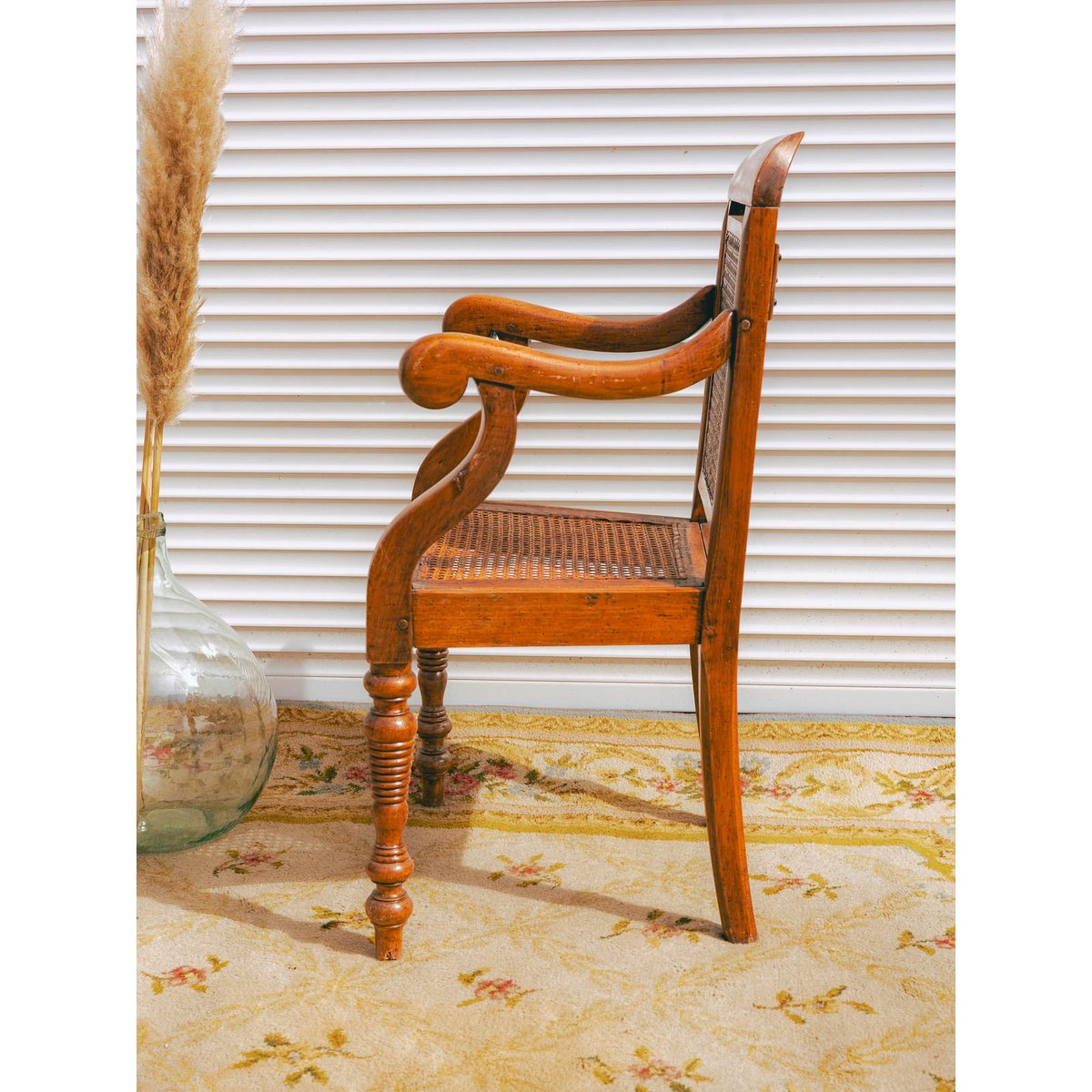 Fauteuil en bois et cannage Ernest N°1559 - Bon état bois clair, DEBONGOUT