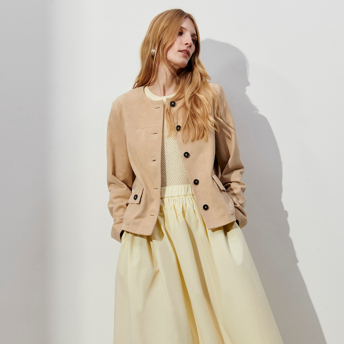 Blouson, fermeture pressionnée, en cuir de chèvre beige clair, ANNE WEYBURN