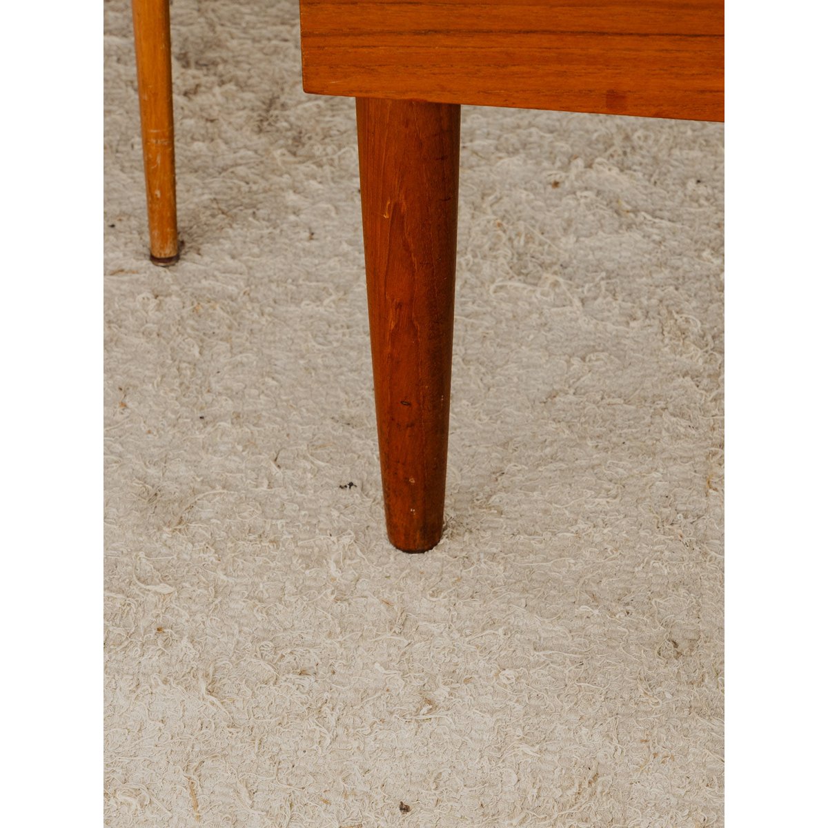 Table basse en teck Donna N°1522 - Bon état bois foncé, DEBONGOUT