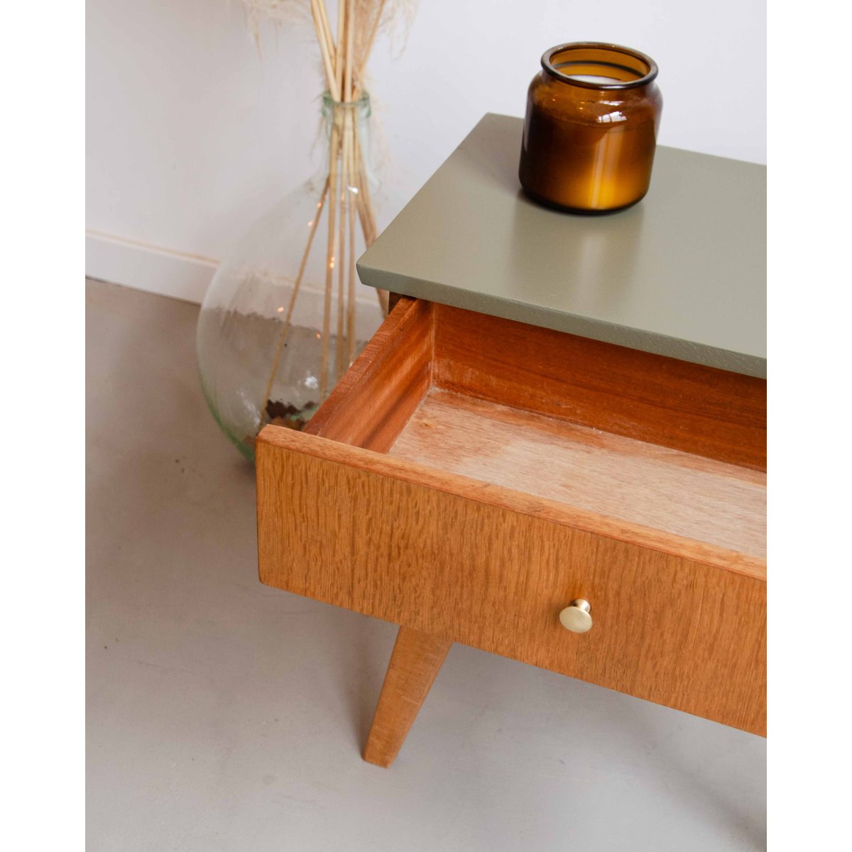 Table de chevet en bois Odile N°1407 - Bon état kaki, DEBONGOUT
