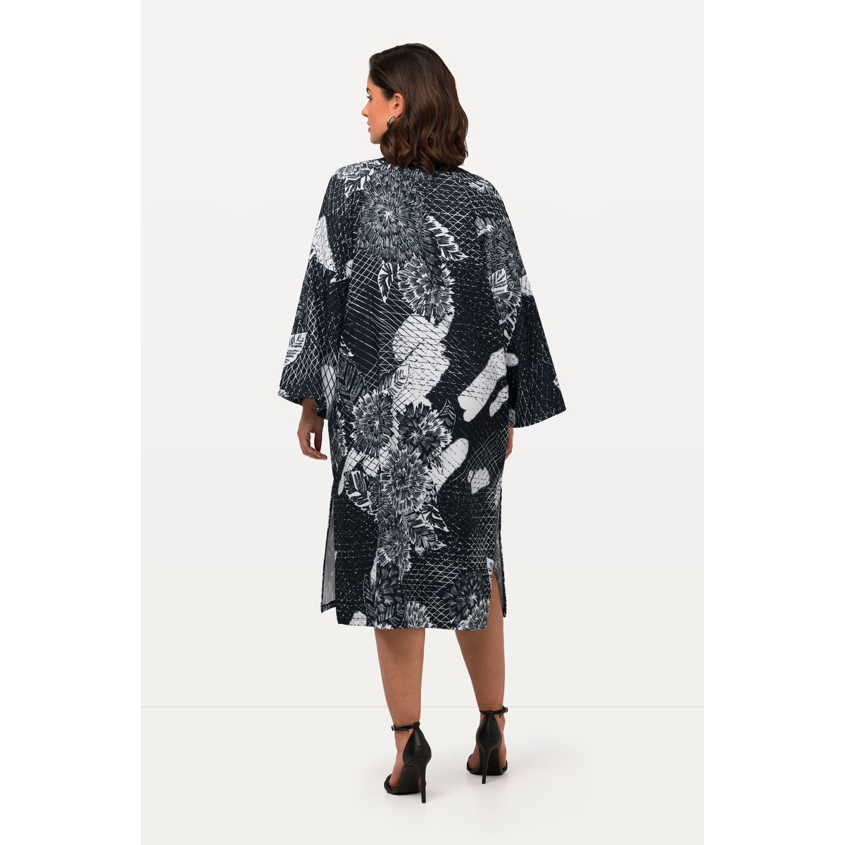 Robe noir, ULLA POPKEN