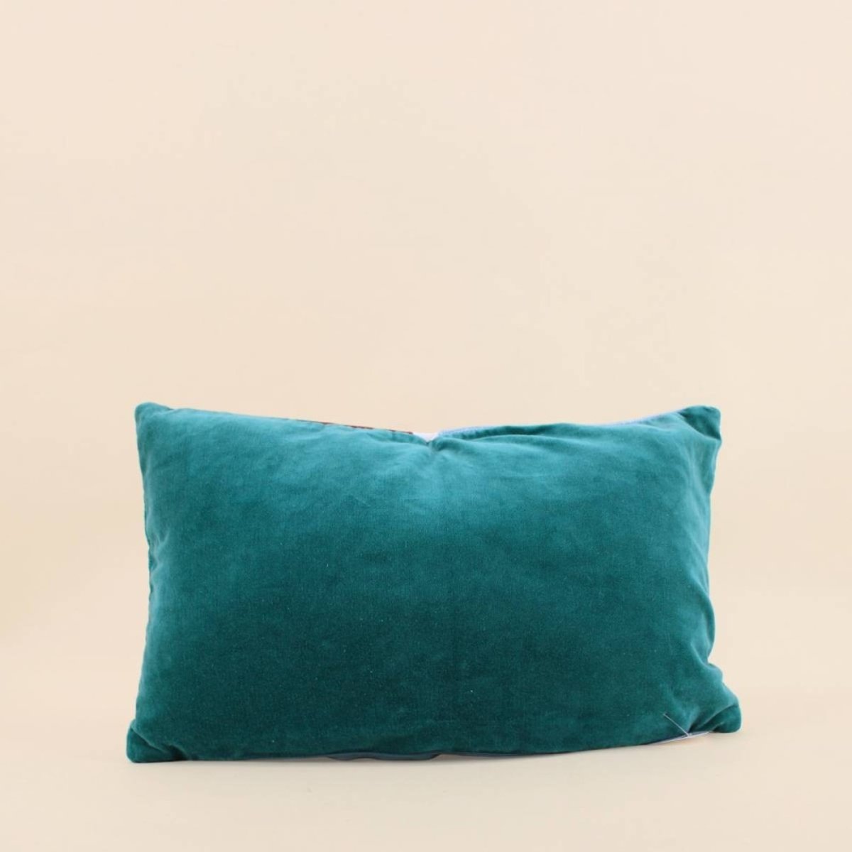 Coussin en velours de coton imprimé rebrodé 30x50cm bleu, ORNAMI