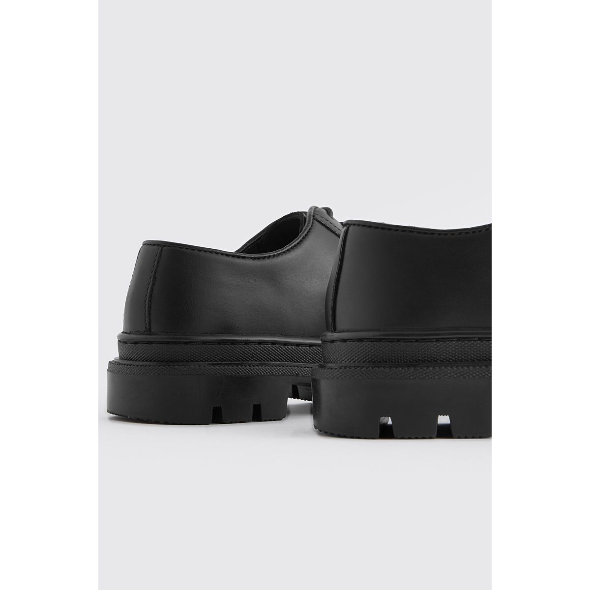 Chaussures à lacets coupe classique noir, NEXT