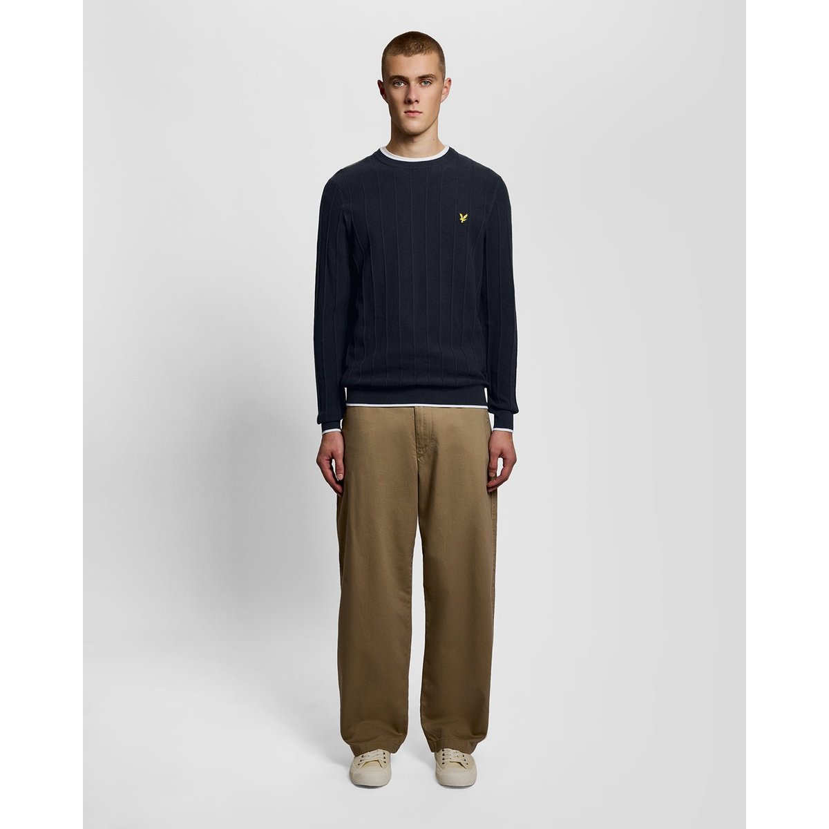 Pull à liserés contrastés en piqué bleu foncé marine, LYLE & SCOTT