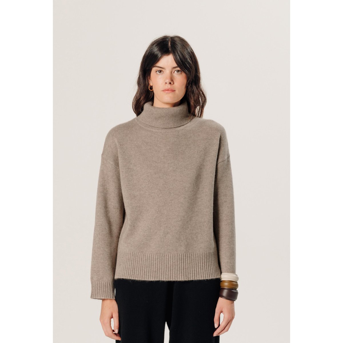 Pull col roulé oversize en cachemire marron taupe, RODIER
