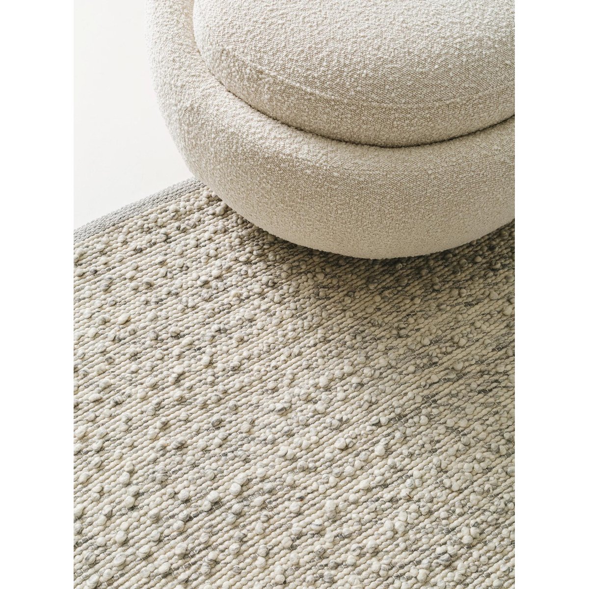 Tapis de laine tissé main LANA gris, BENUTA 