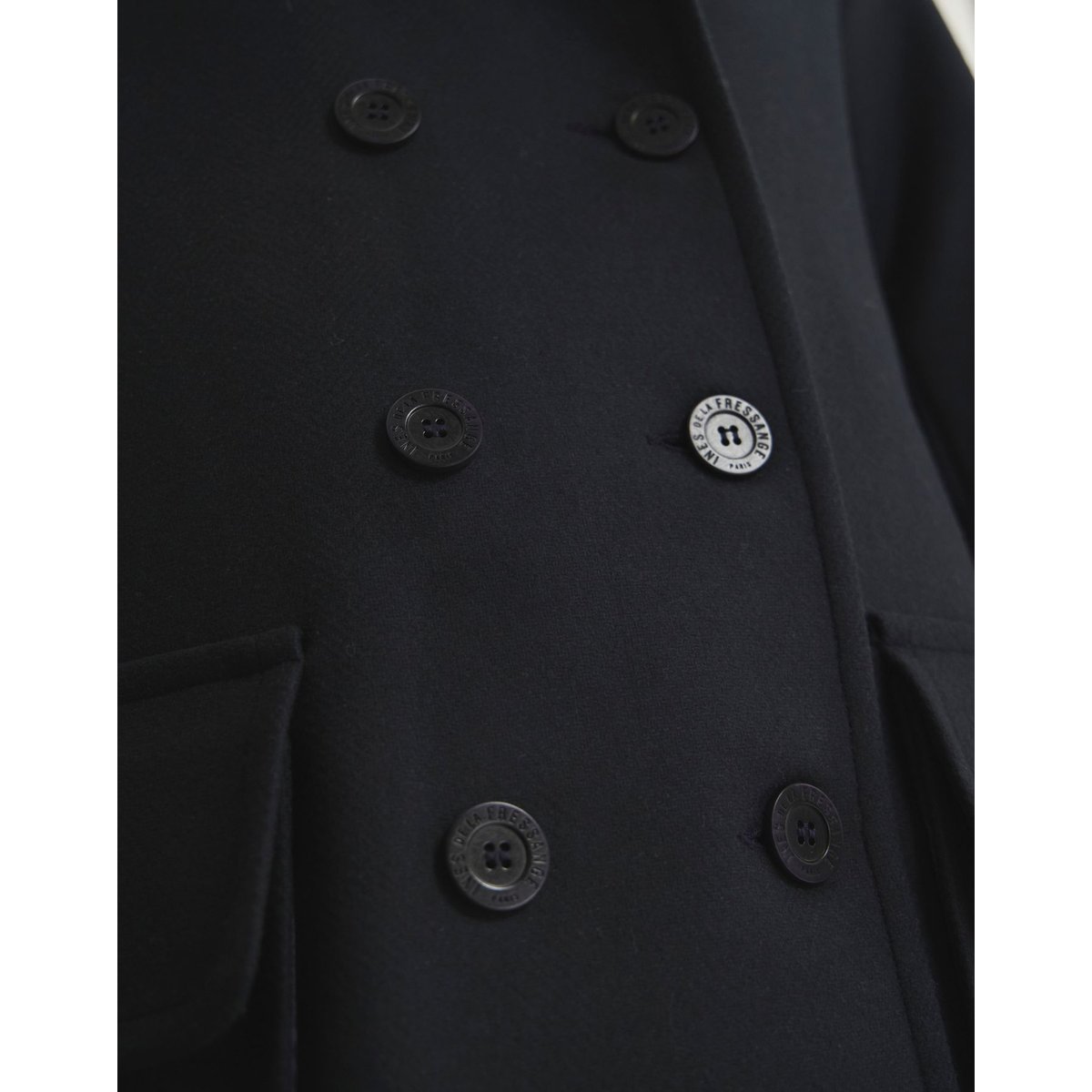 Caban S?�raphine lainage bleu fonc?� ?� chevrons bleu marine, INES DE LA FRESSANGE PARIS