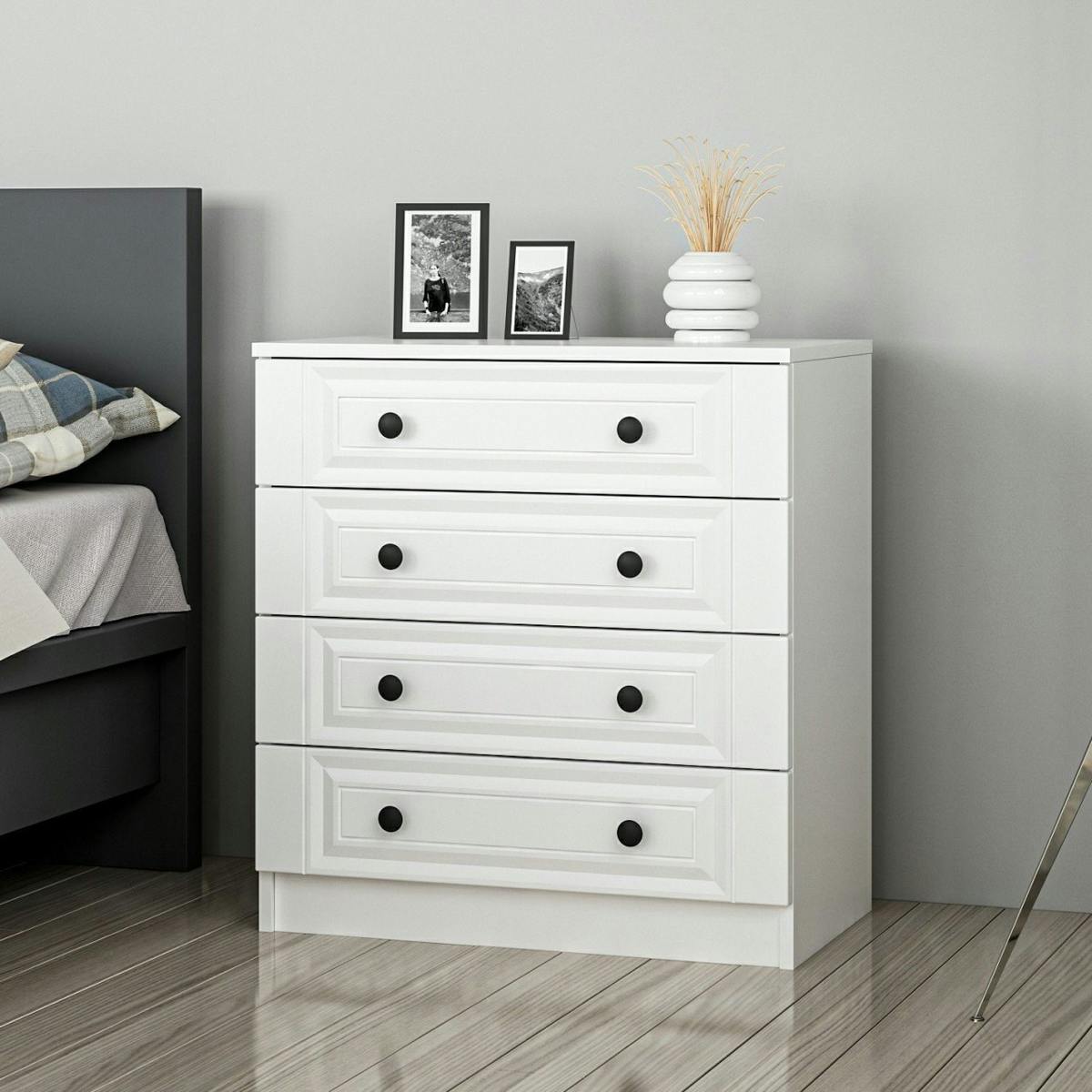 Commode blanche classique 4 tiroirs, boutons noirs MARFA blanc, PIER IMPORT
