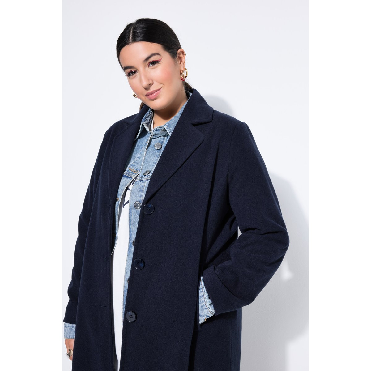Manteau en lainage à col à revers et coupe marine, STUDIO UNTOLD