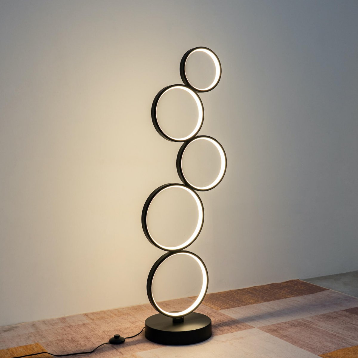 Lampadaire au design original - NEWTON noir, KOSILUM