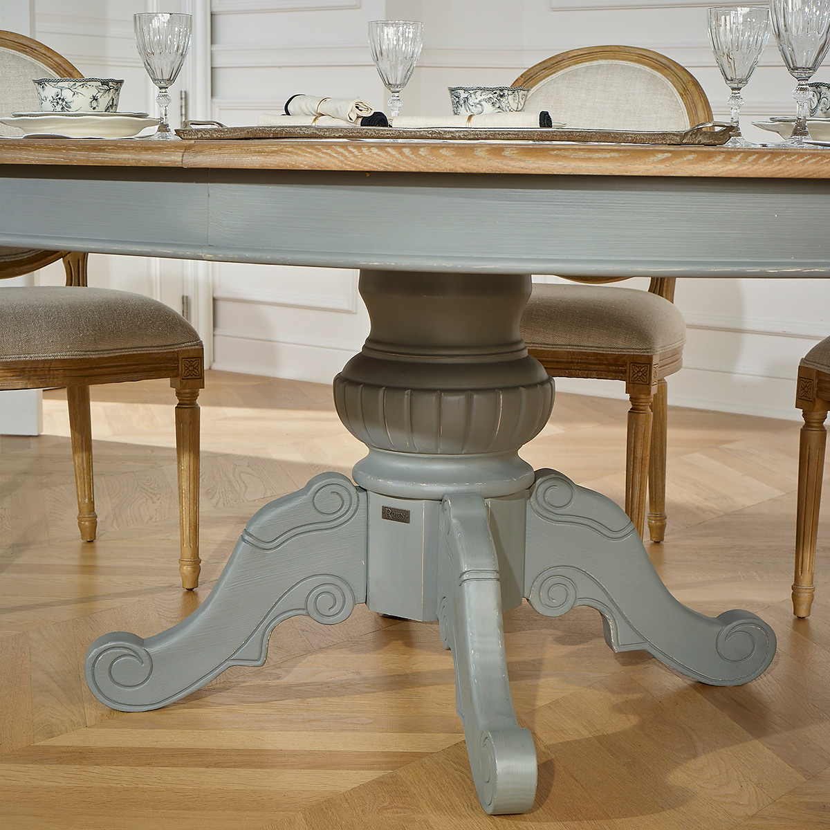 Table ovale en chêne 1 rallonge 6/8 couverts AMBOISE gris, ROBIN DES BOIS