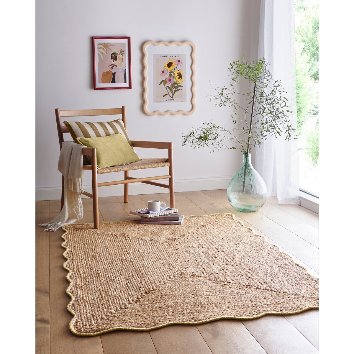 Scalloped Jute Handwoven Border Rug yellow, SO'HOME