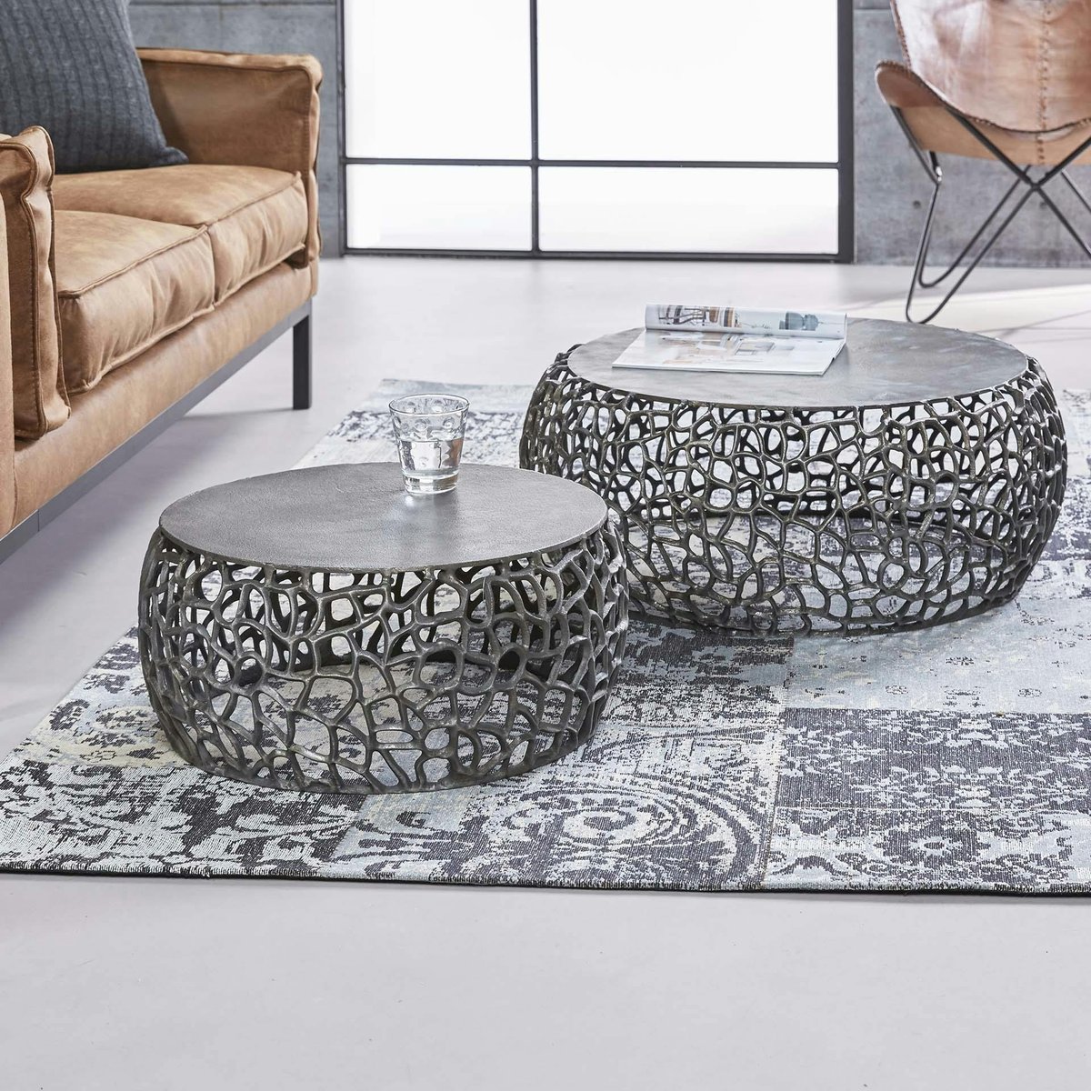 Table basse gigogne ronde style contemporain en métal finition nickel noir motifs ajourés (2 pièces) noir, PIER IMPORT