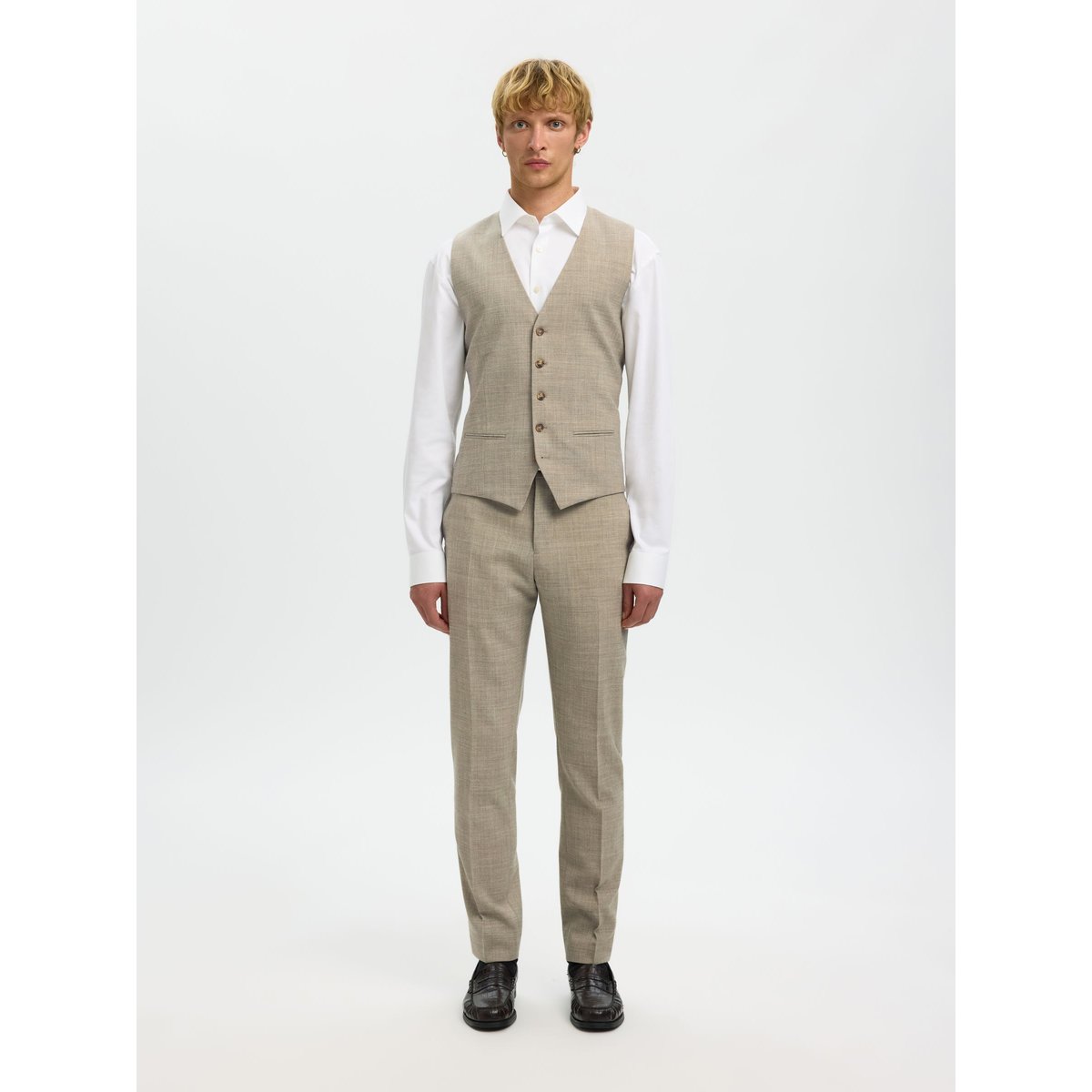 Gilet sand, SELECTED