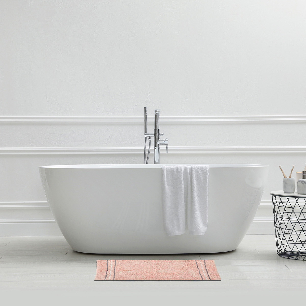 Tapis de bain antidérapant 50x80 en coton LINEA #ffd4fc, GUY LEVASSEUR