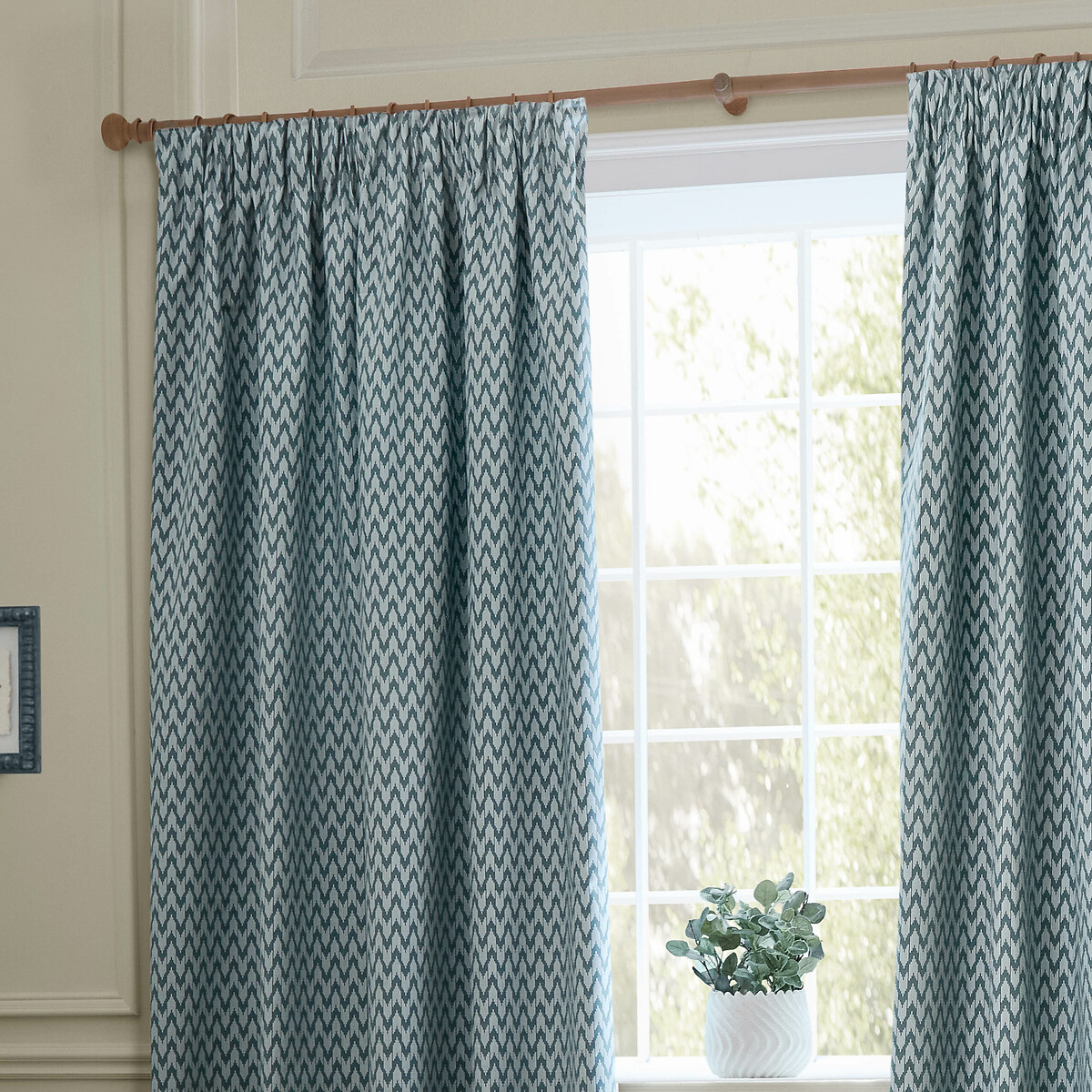 Hutton Woven Jacquard Pencil Pleat Curtains blue, SANDERSON