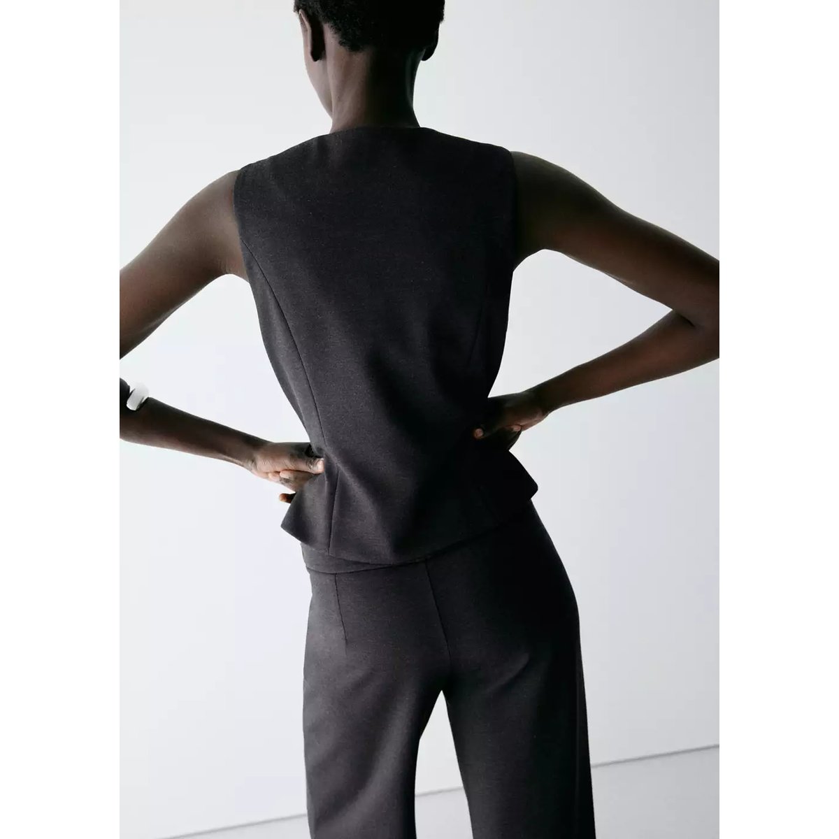 Gilet brandebourg détail coutures gris anthracite, MANGO