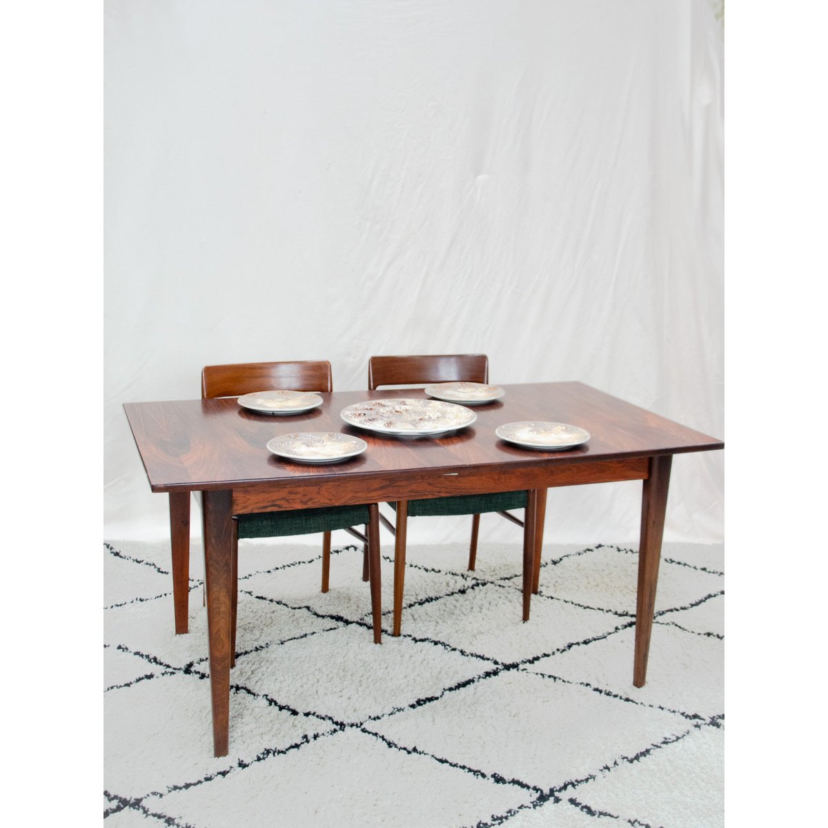 Table à manger en palissandre de Rio Karla N°1311 - Bon état bois foncé, DEBONGOUT