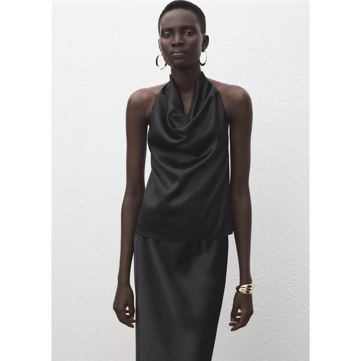 Top satin col bénitier noir, MANGO