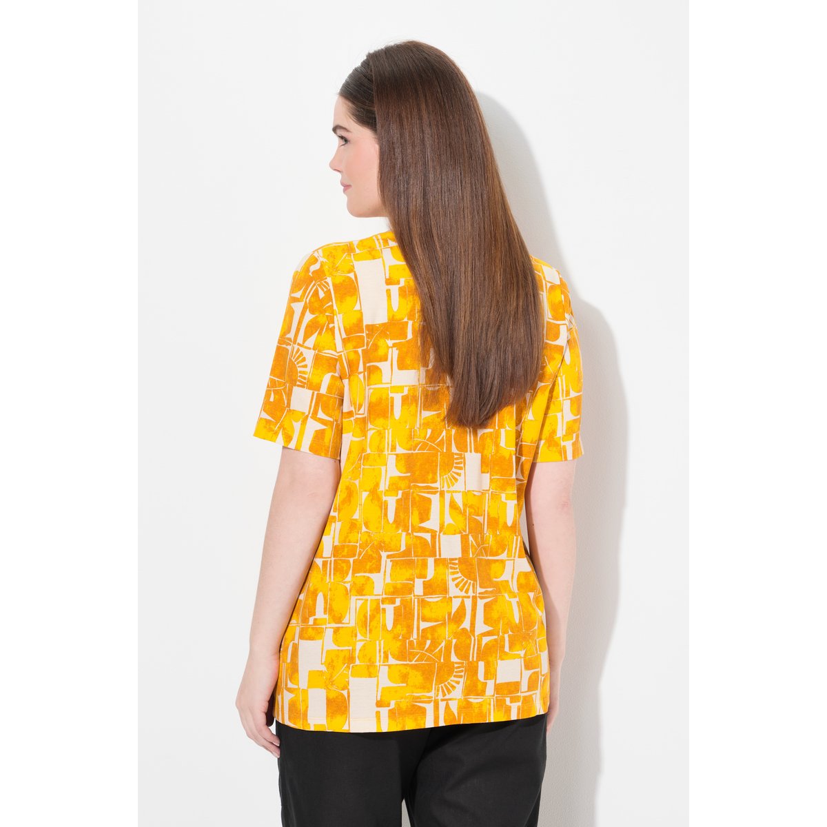 T-shirt en coton bio. Décolleté jaune miel, ULLA POPKEN