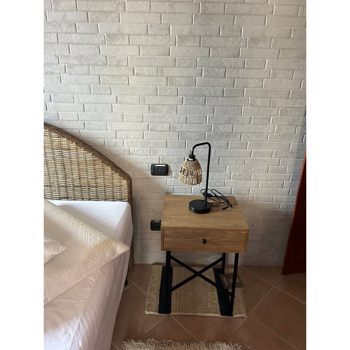 Table de chevet 1 tiroir, bois, TORRING bois naturel, NORDLYS